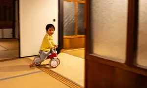 Ngôi làng chỉ có một đứa trẻ Ngôi làng chỉ có một đứa trẻ