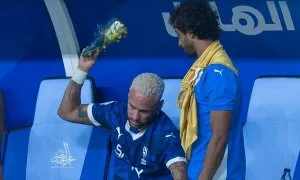 Neymar nghỉ thi đấu hơn một tháng Neymar nghỉ thi đấu hơn một tháng