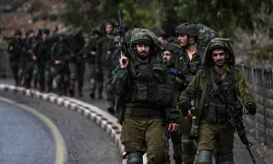 Quân đội Israel phê bình nhóm binh sĩ đốt cờ Lebanon Quân đội Israel phê bình nhóm binh sĩ đốt cờ Lebanon
