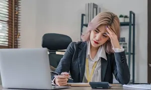 'Người không phải chạy ăn từng bữa mới chê việc văn phòng' 'Người không phải chạy ăn từng bữa mới chê việc văn phòng'