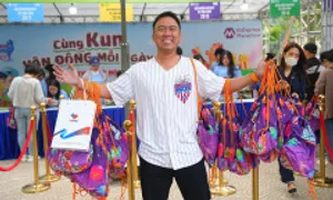 Phụ huynh bỏ việc để 'săn' vé Kun Marathon cho con Phụ huynh bỏ việc để 'săn' vé Kun Marathon cho con