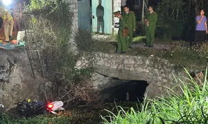 Gia đình ba người tử nạn dưới mương nước Gia đình ba người tử nạn dưới mương nước