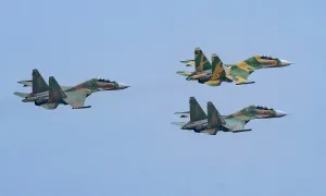 Tiêm kích, trực thăng luyện tập trình diễn trong triển lãm quốc phòng Tiêm kích, trực thăng luyện tập trình diễn trong triển lãm quốc phòng