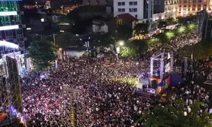 Hơn 7.000 người, trực thăng diễn tập chữa cháy ở phố đi bộ Nguyễn Huệ Hơn 7.000 người, trực thăng diễn tập chữa cháy ở phố đi bộ Nguyễn Huệ