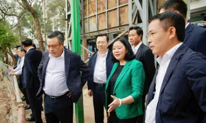 Bí thư Hà Nội: Sông Tô lịch sẽ sạch Bí thư Hà Nội: Sông Tô lịch sẽ sạch