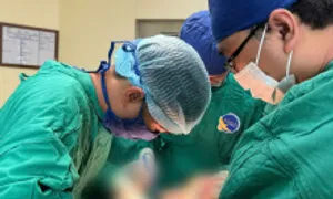 Tinh hoàn ẩn 31 năm trong ổ bụng Tinh hoàn ẩn 31 năm trong ổ bụng