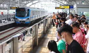 Hoài nghi metro Bến Thành - Suối Tiên hết 'hot' khi bán vé Hoài nghi metro Bến Thành - Suối Tiên hết 'hot' khi bán vé