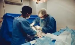 Vô tình vặn tay ga, trẻ ngã chấn thương sọ não Vô tình vặn tay ga, trẻ ngã chấn thương sọ não