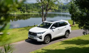 Bản hybrid chiếm 34% doanh số Innova Cross Bản hybrid chiếm 34% doanh số Innova Cross