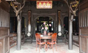 Nhà cổ 120 năm bên sông Sài Gòn Nhà cổ 120 năm bên sông Sài Gòn