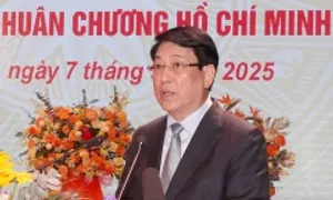 Chủ tịch nước: 'Hải quân phải tinh, gọn, mạnh, là điểm tựa trên biển'