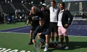 Draper và điểm tựa từ đội ngũ hỗ trợ tại Wimbledon Draper và điểm tựa từ đội ngũ hỗ trợ tại Wimbledon